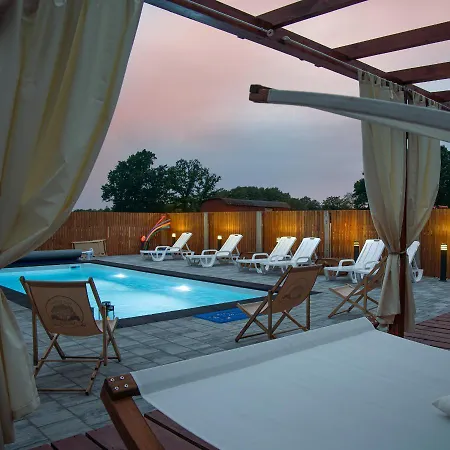 דירה Pod Debami *