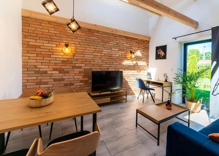 شقة Pod Debami Stadnina Koni Jezioro I Morze *