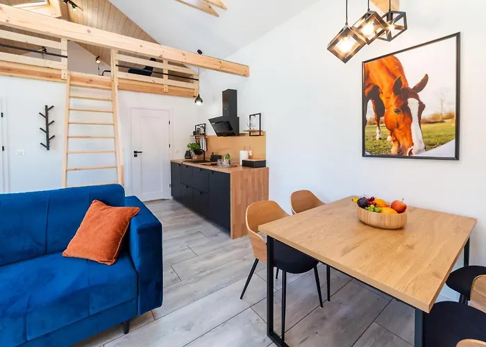 Pod Debami Stadnina Koni Jezioro I Morze アパート