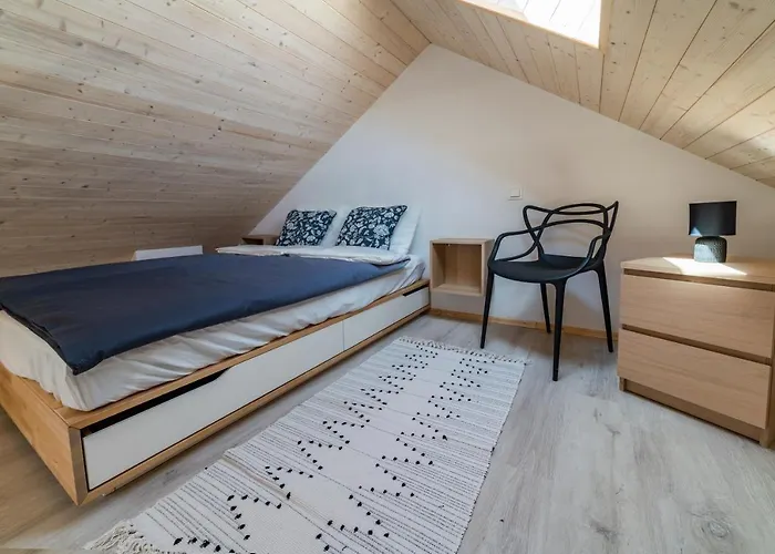 Pod Debami Stadnina Koni Jezioro I Morze