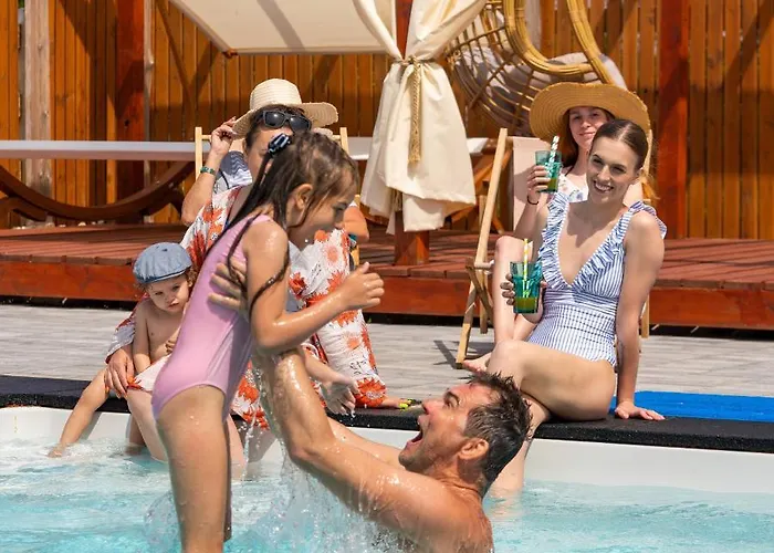 アパート Pod Debami Stadnina Koni Jezioro I Morze *